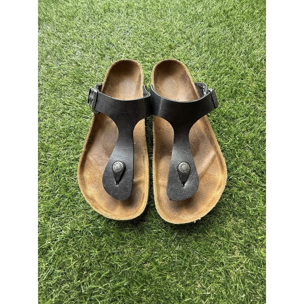 Birkenstock Gizeh Sandals Euro size 37 US Women's Size 6 Black Oiled Leather